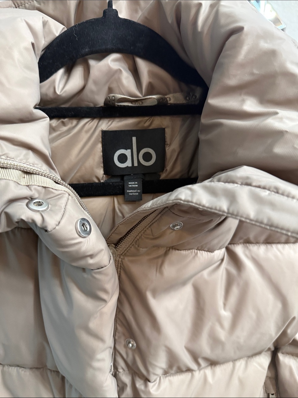 ALO Yoga Quilted Puffer Vest Taupe - Picture 7 of 14